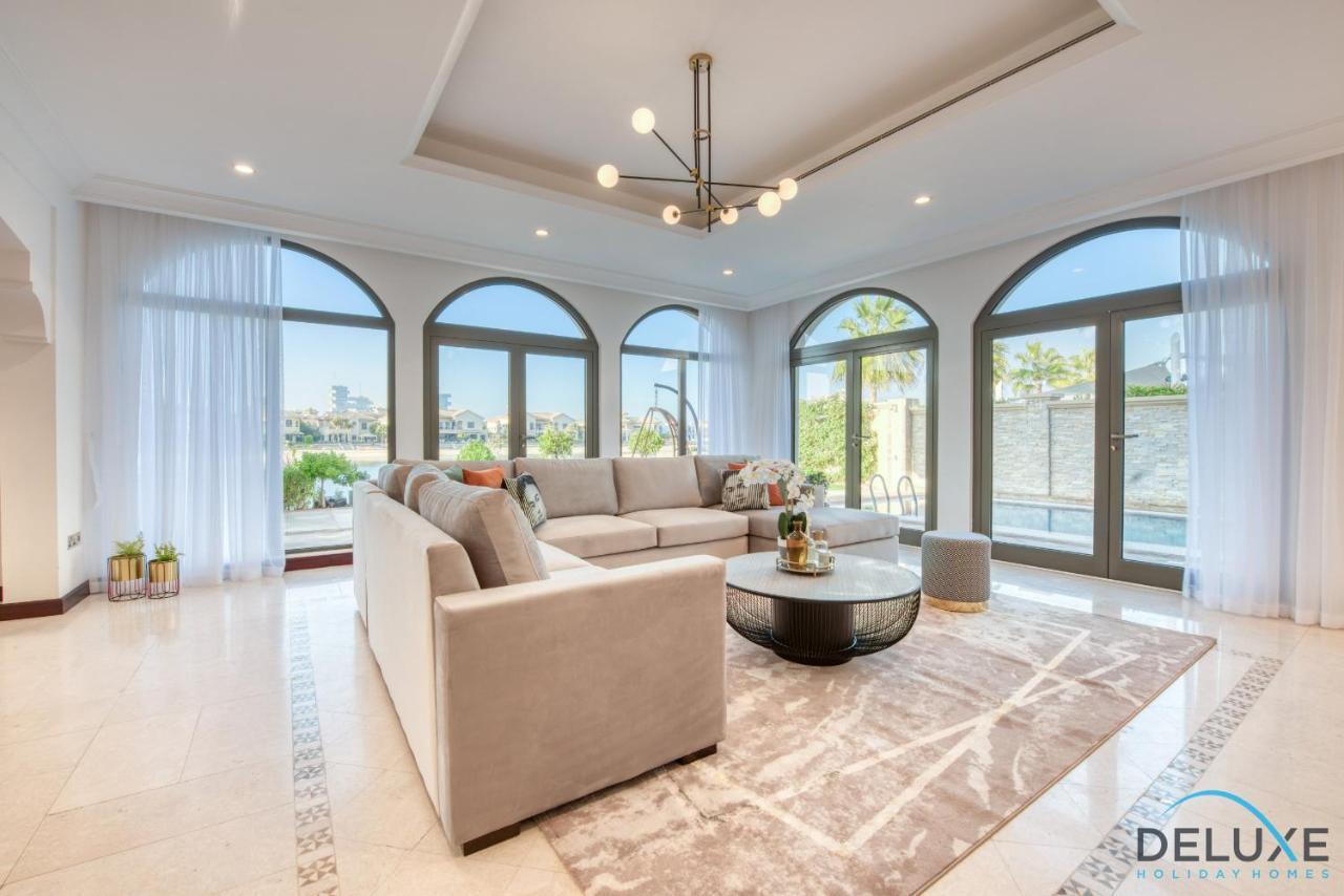 Luxe 5br With Assistant's And Private Pool On Palm Jumeirah By Deluxe Homes Villa