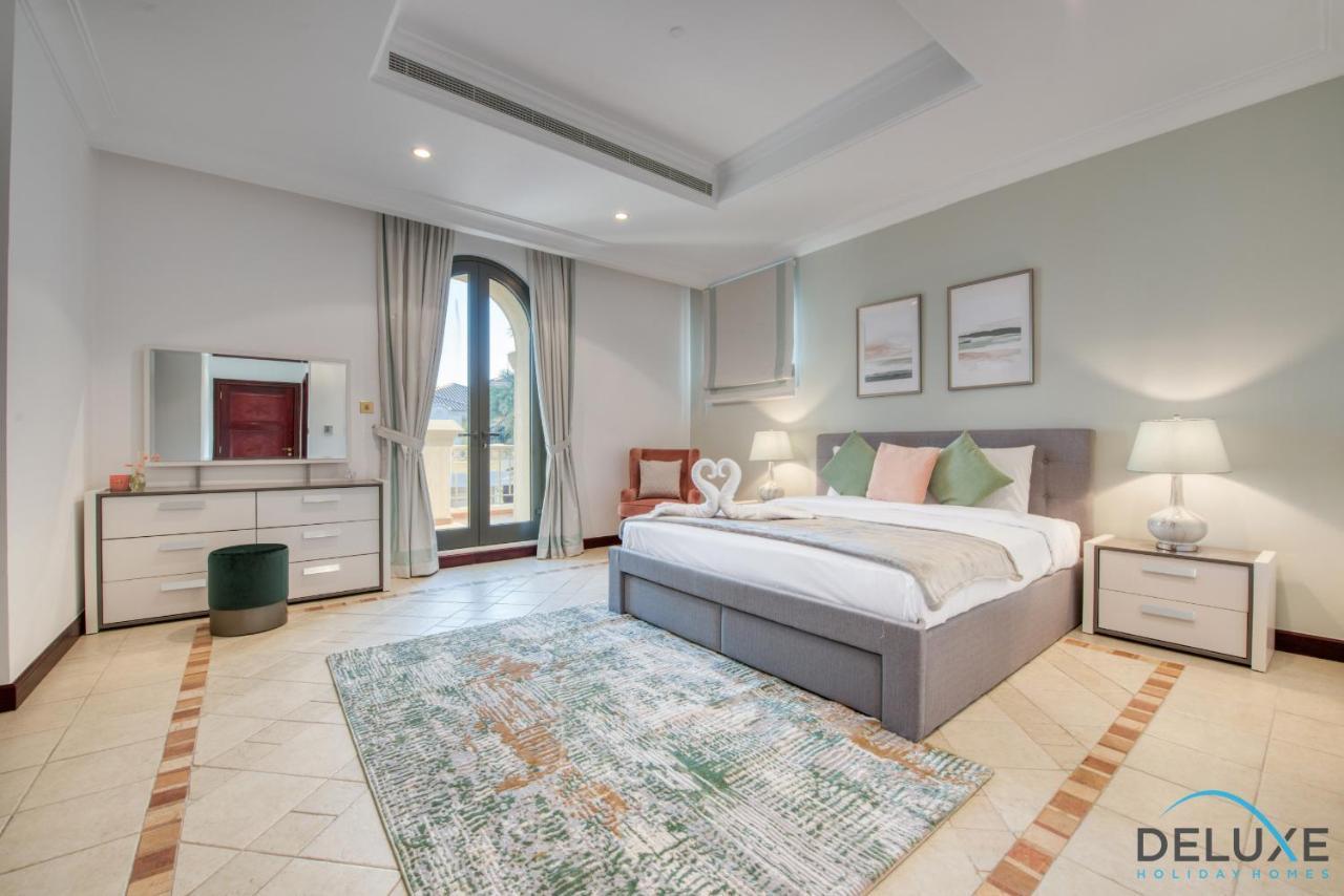 Luxe 5br With Assistant's And Private Pool On Palm Jumeirah By Deluxe Homes Dubai