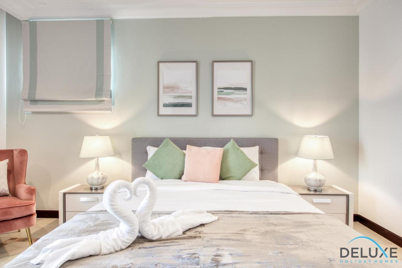 Villa Luxe 5br With Assistant's And Private Pool On Palm Jumeirah By Deluxe Homes *