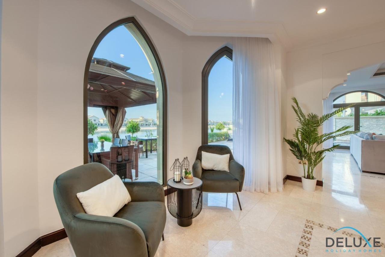 Villa Luxe 5br With Assistant's And Private Pool On Palm Jumeirah By Deluxe Homes Dubai