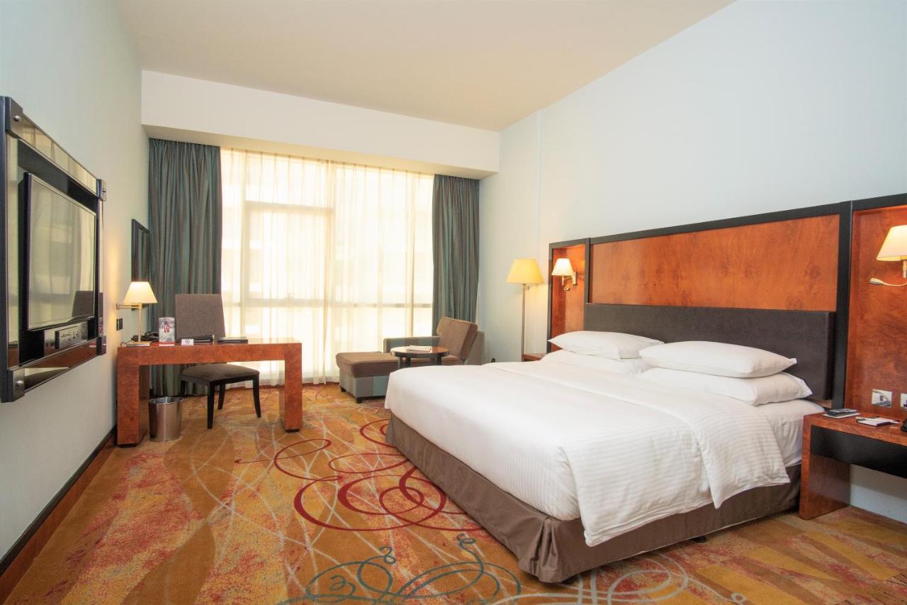 Millennium Airport 4*