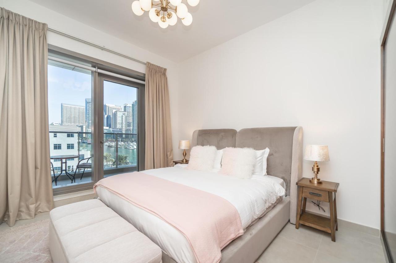 Apartment Luton - Sparkle Towers, Marina 20ab 7 Dubai