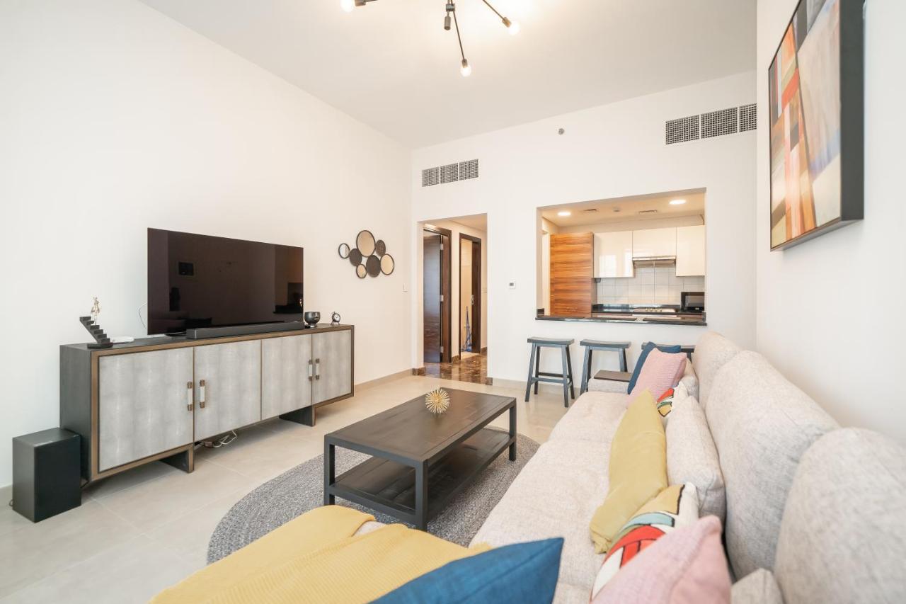 Apartment Luton - Sparkle Towers, Marina 20ab 7 Dubai