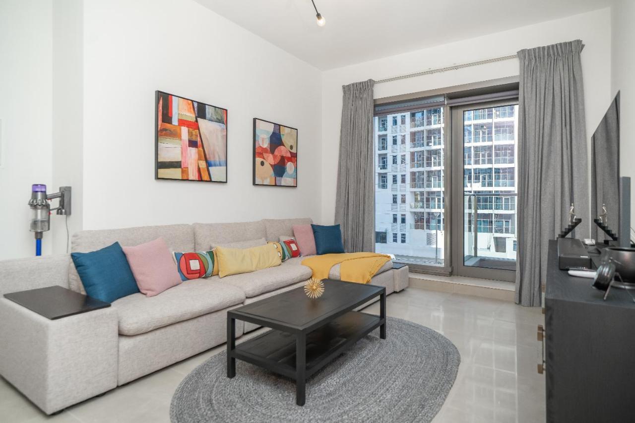 Apartment Luton - Sparkle Towers, Marina 20ab 7 *