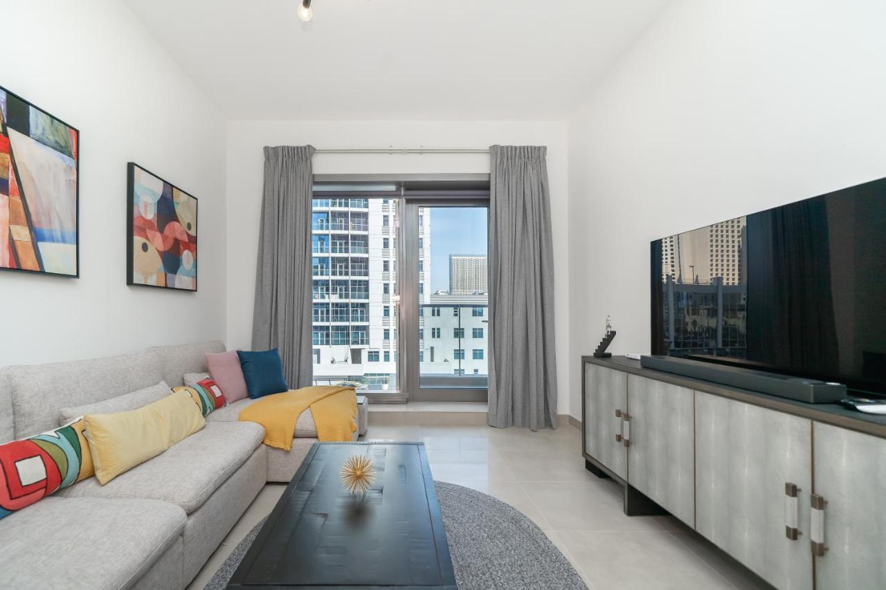 Apartment Luton - Sparkle Towers, Marina 20ab 7 Dubai