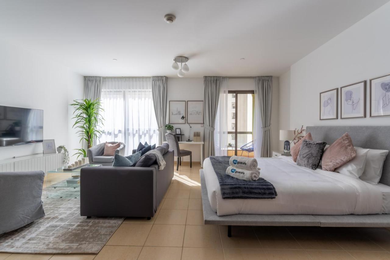 Higuests - Charming Studio With Balcony, Minutes To The *