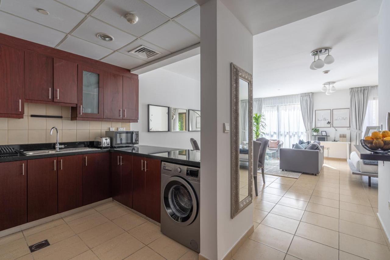 Apartment Higuests - Charming Studio With Balcony, Minutes To The *