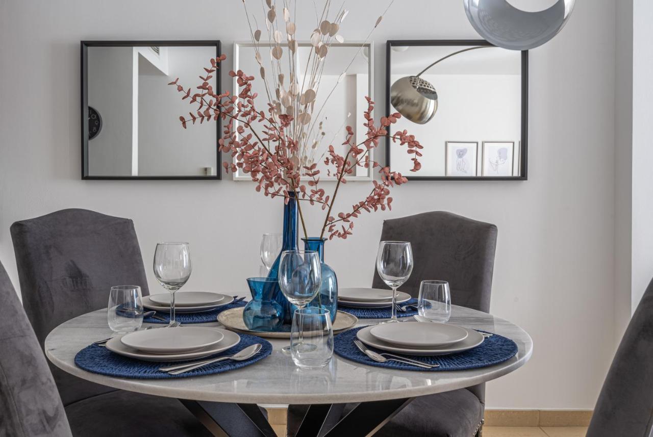 Higuests - Charming Studio With Balcony, Minutes To The Apartment