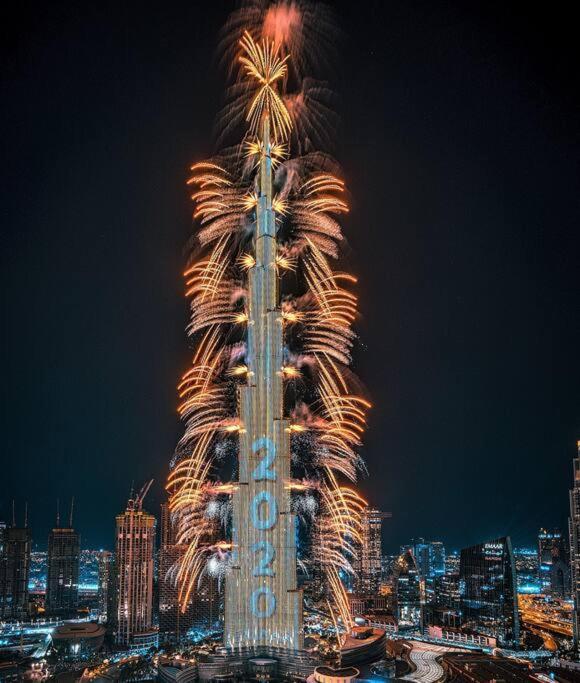 Elegant With Burj Khalifa View, Downtown Apartment