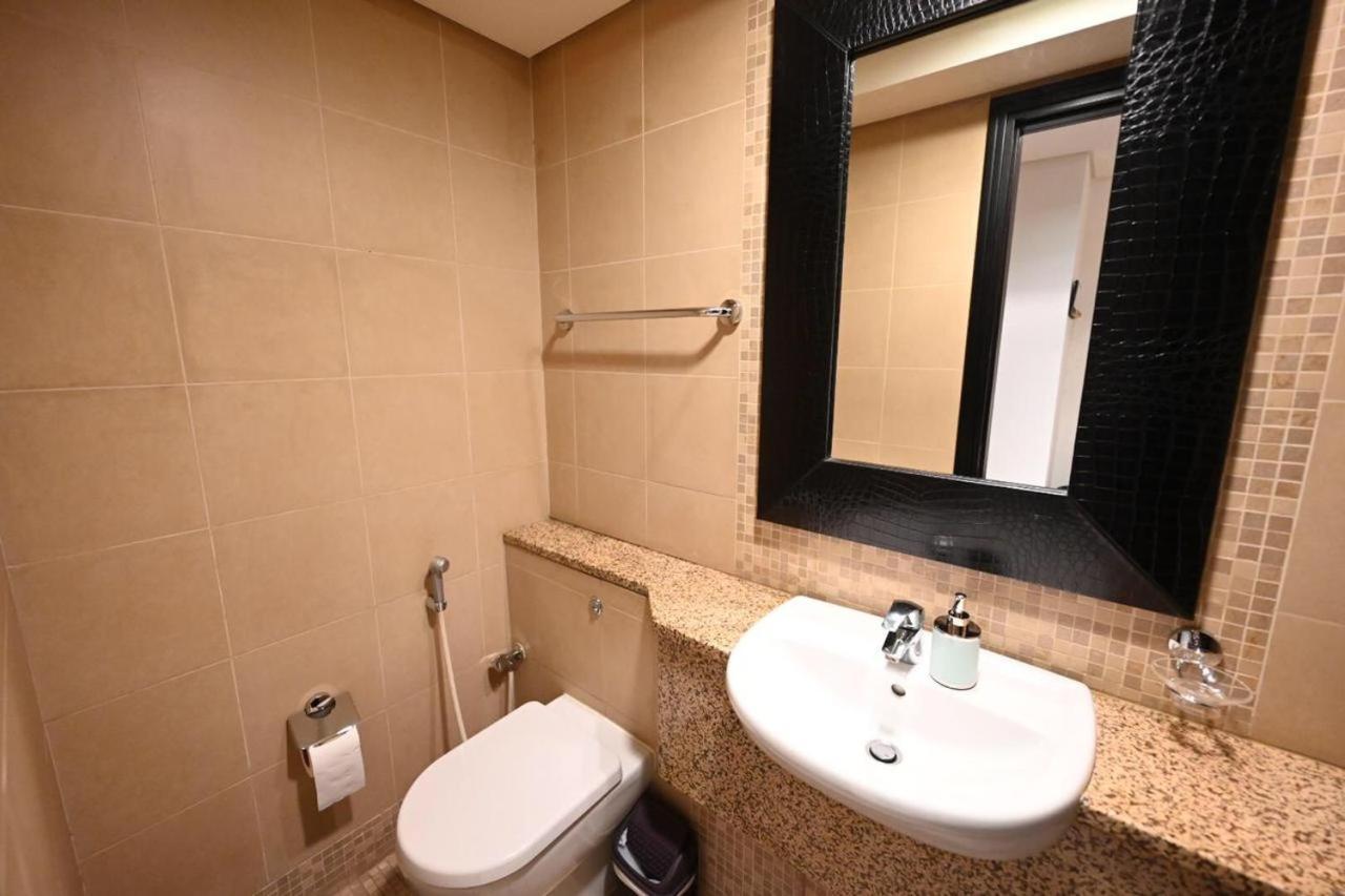 Brand New Furniture. Close To The World Trade Center. Apartment Dubai