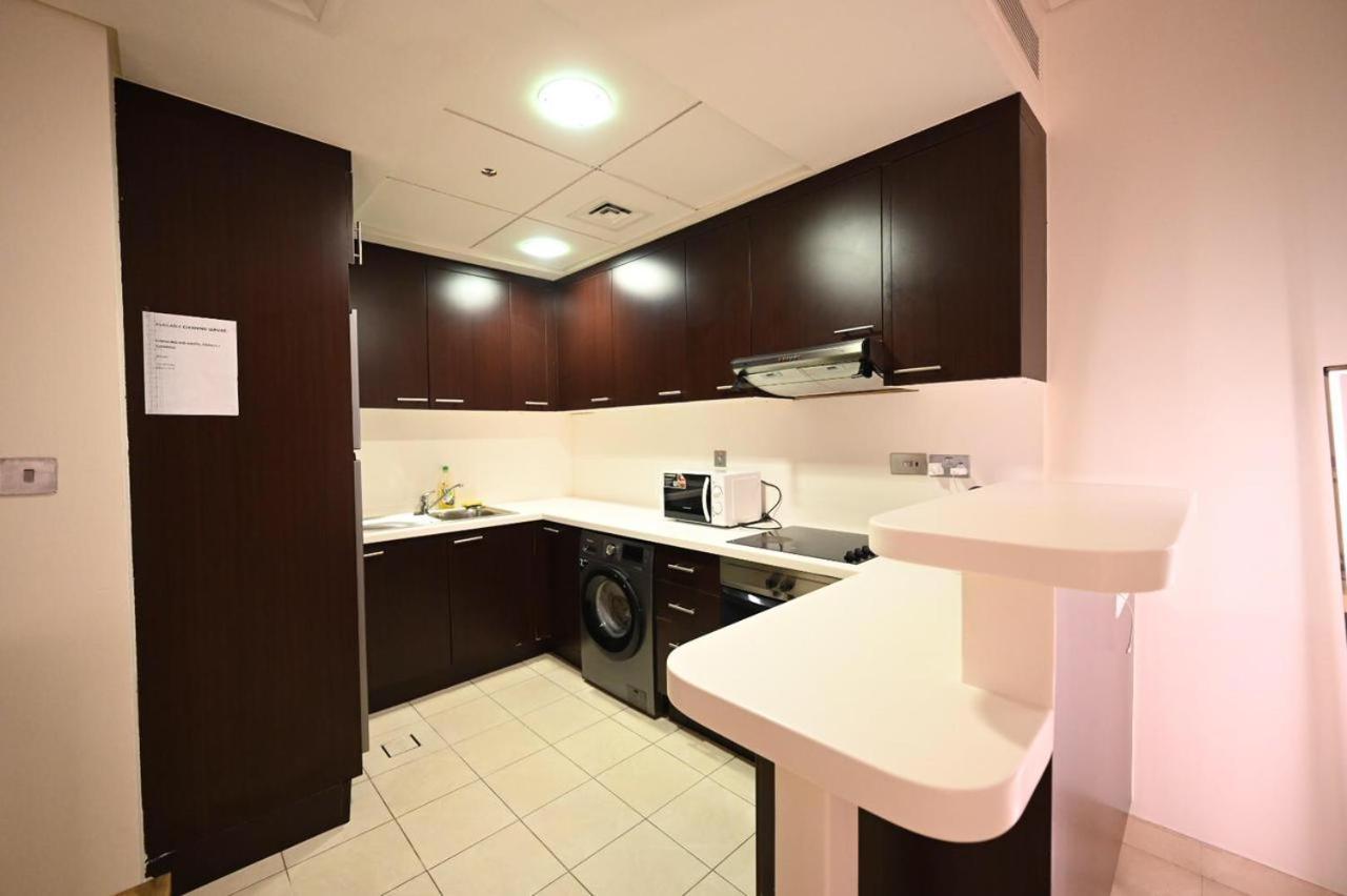 Brand New Furniture. Close To The World Trade Center. Apartment
