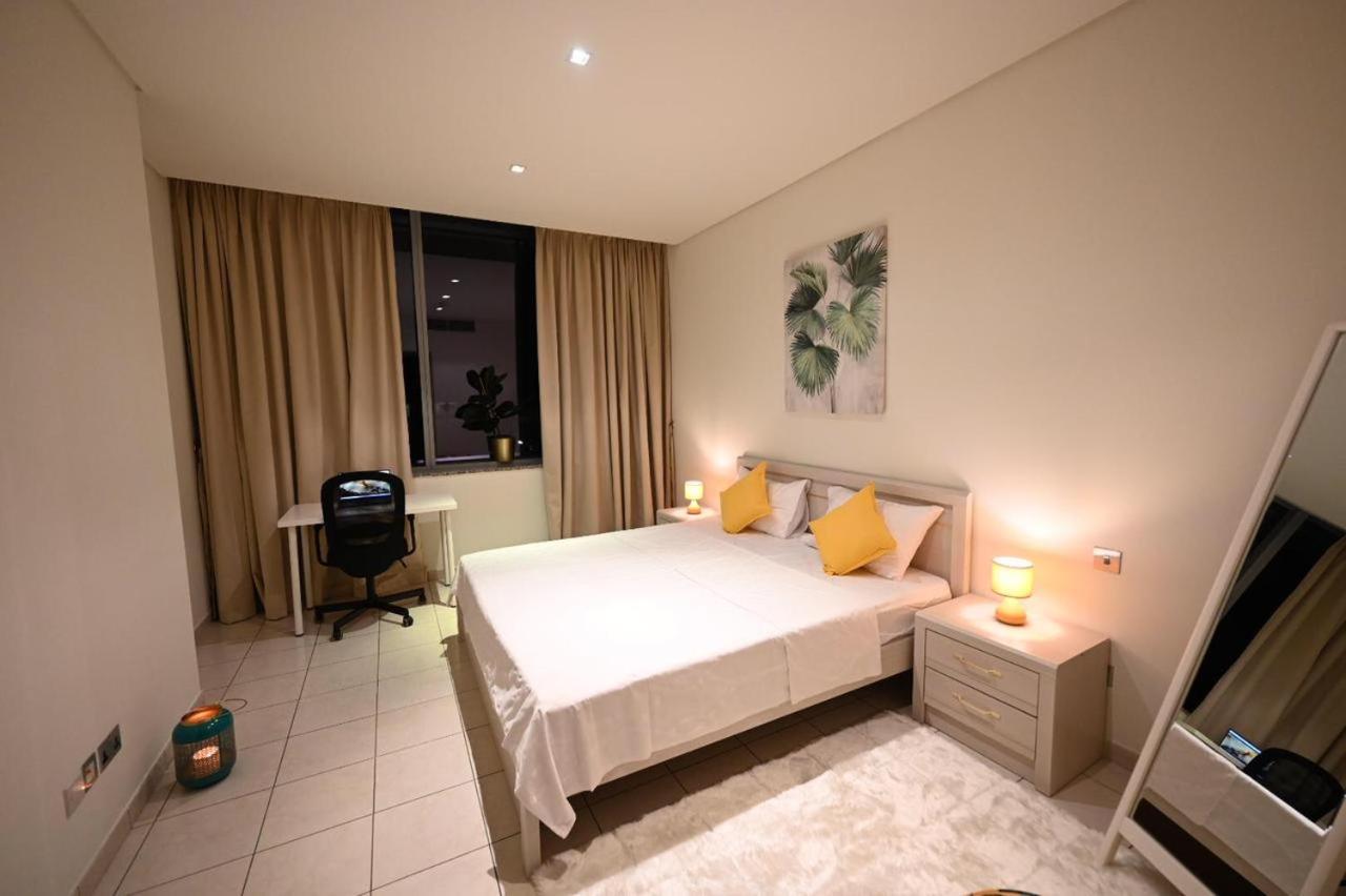 Brand New Furniture. Close To The World Trade Center. Apartment *