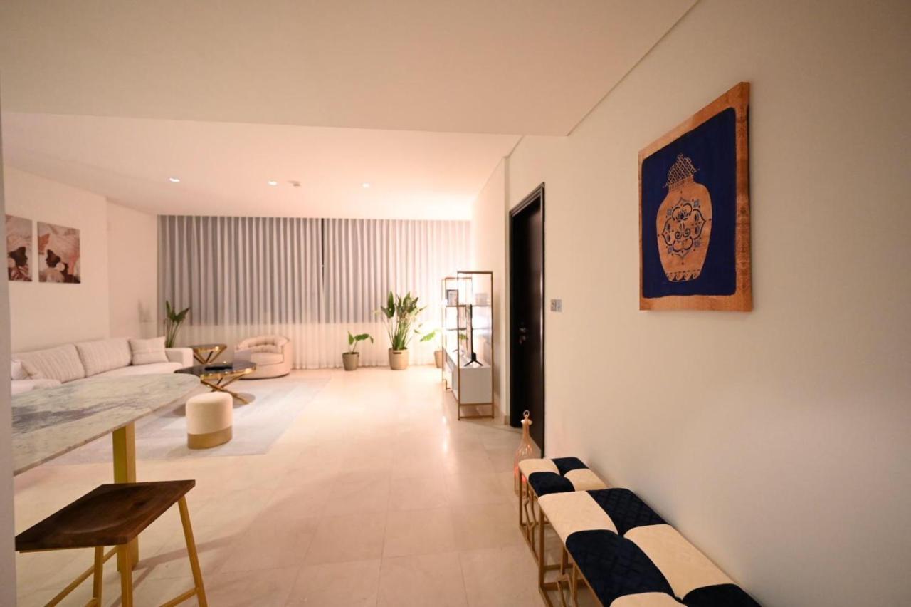 Brand New Furniture. Close To The World Trade Center. Apartment *