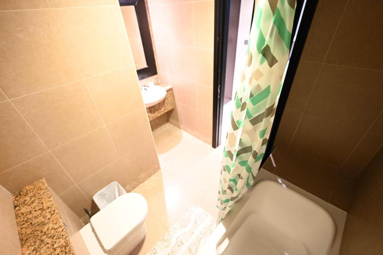 Apartment Brand New Furniture. Close To The World Trade Center. *