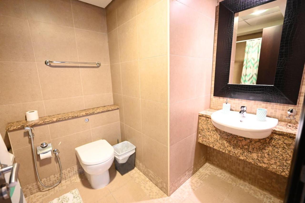 Brand New Furniture. Close To The World Trade Center. Apartment *