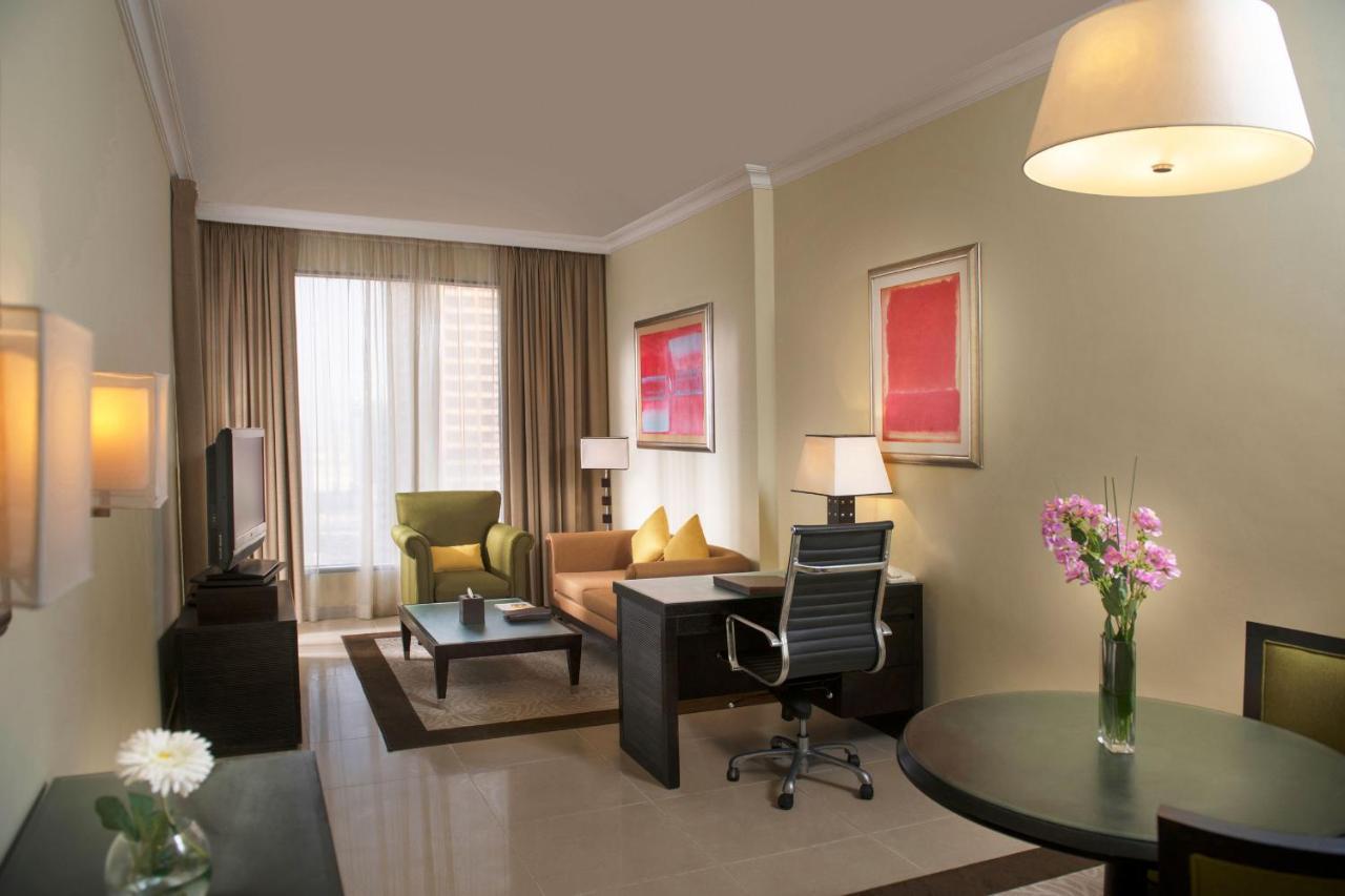 Two Seasons & 4* Dubai