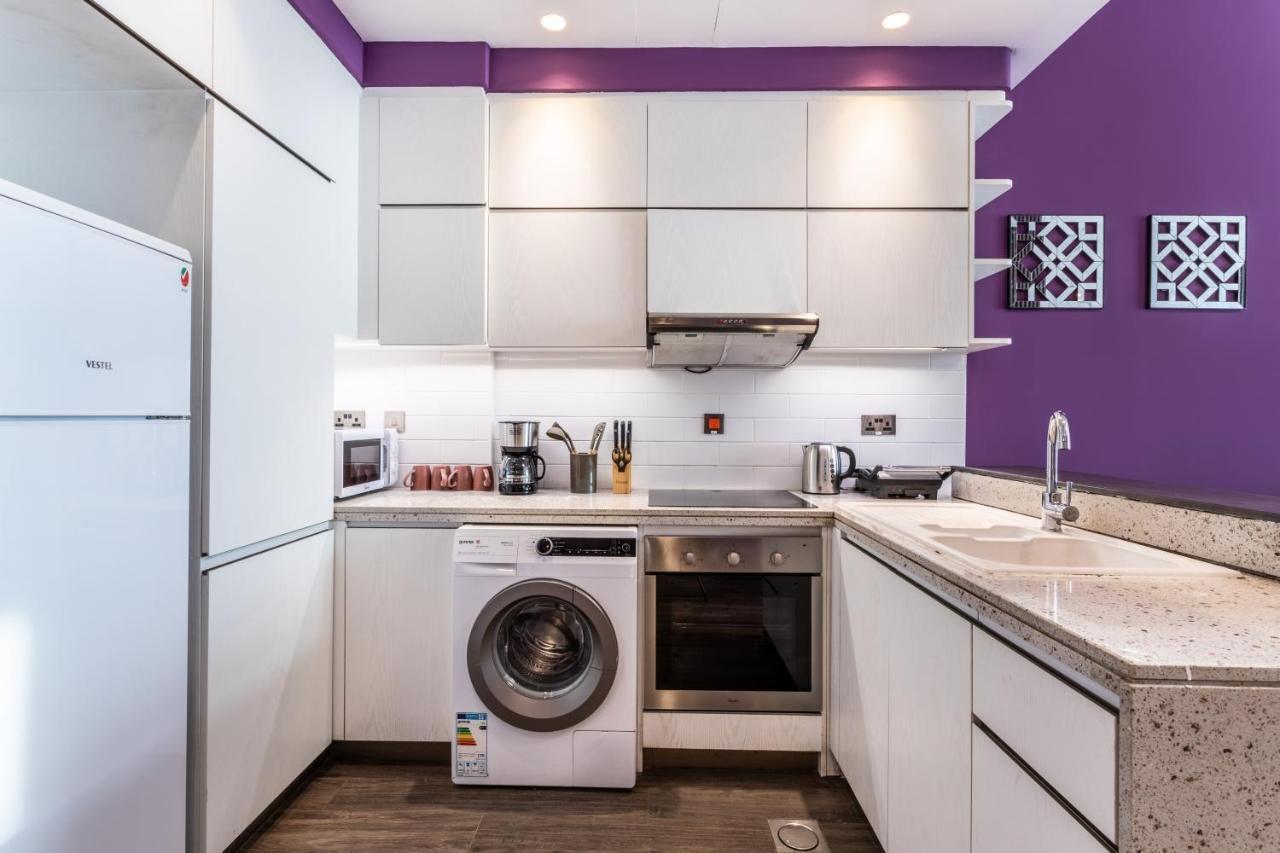 Live In Style. Luxury Destination - Oia - Motor Apartment Dubai