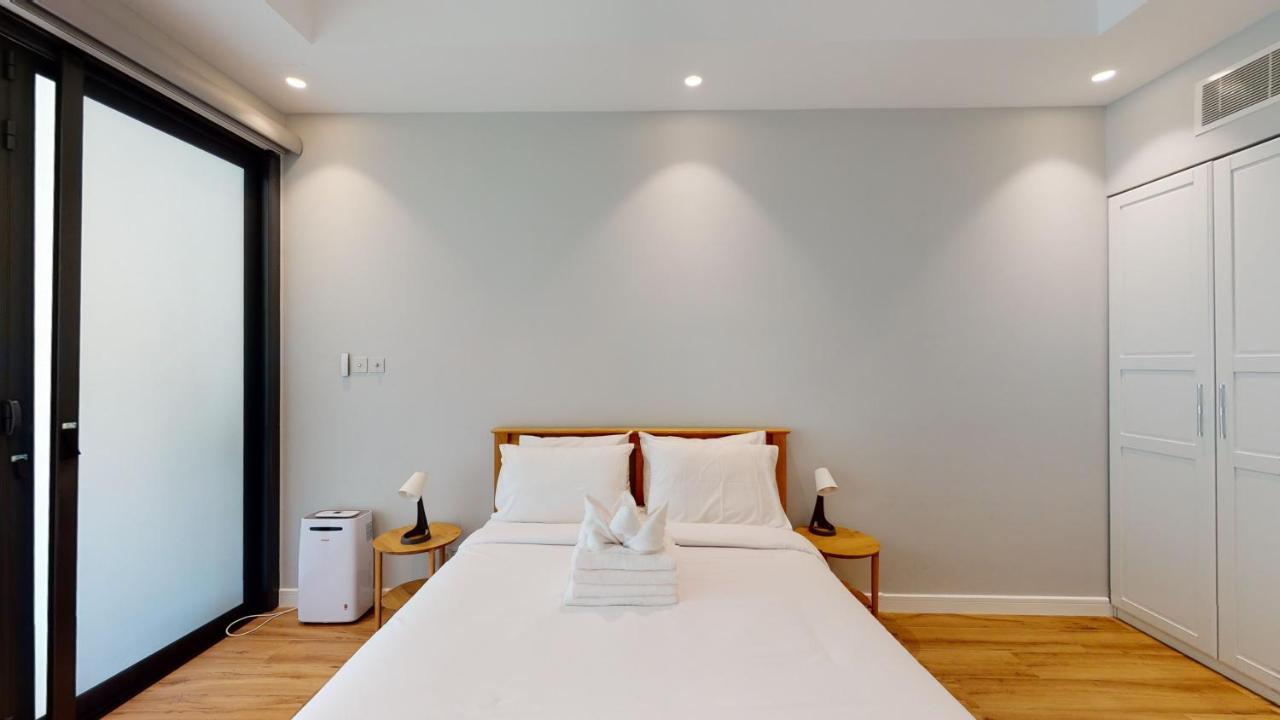 Key View - Azure Residences Apartment
