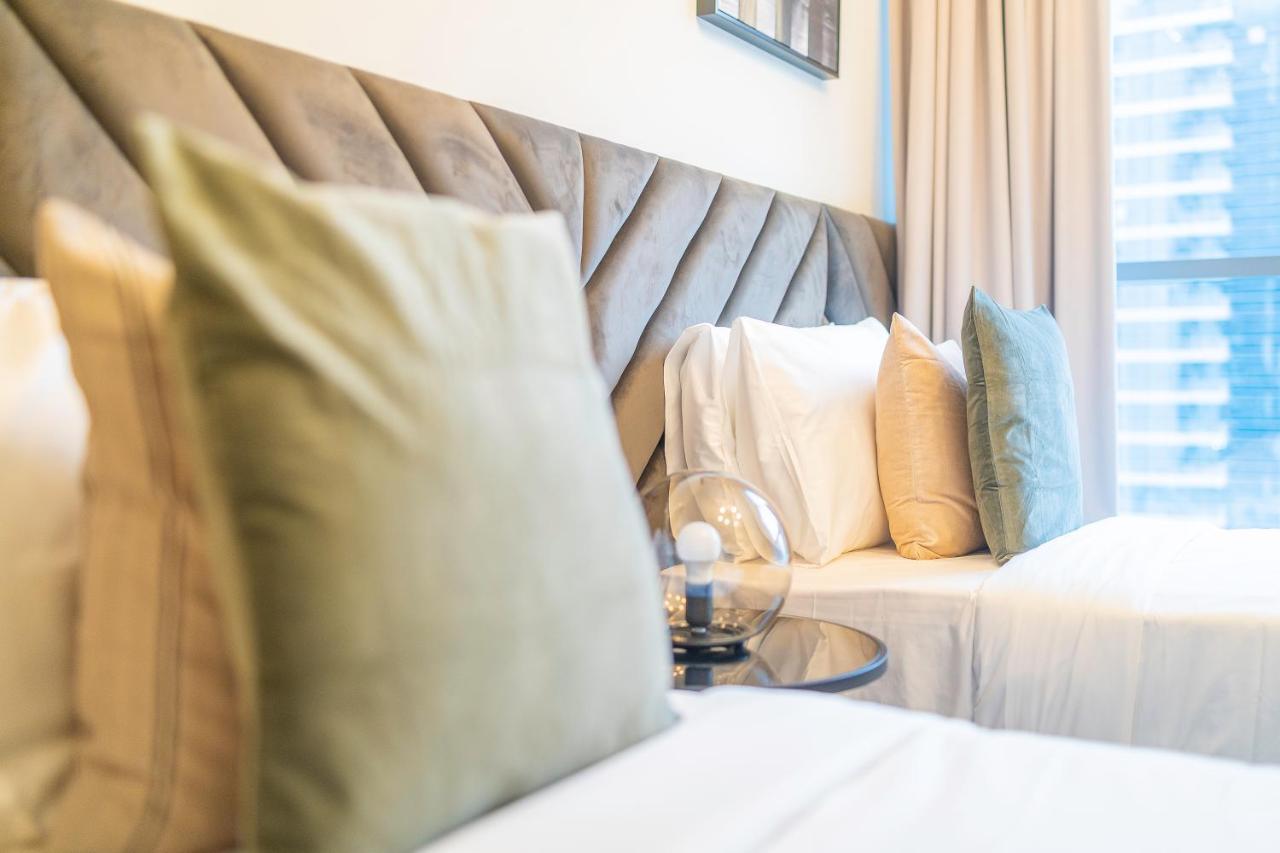 Nouveau Art Deco 3br With Burj & Canal Views Apartment *