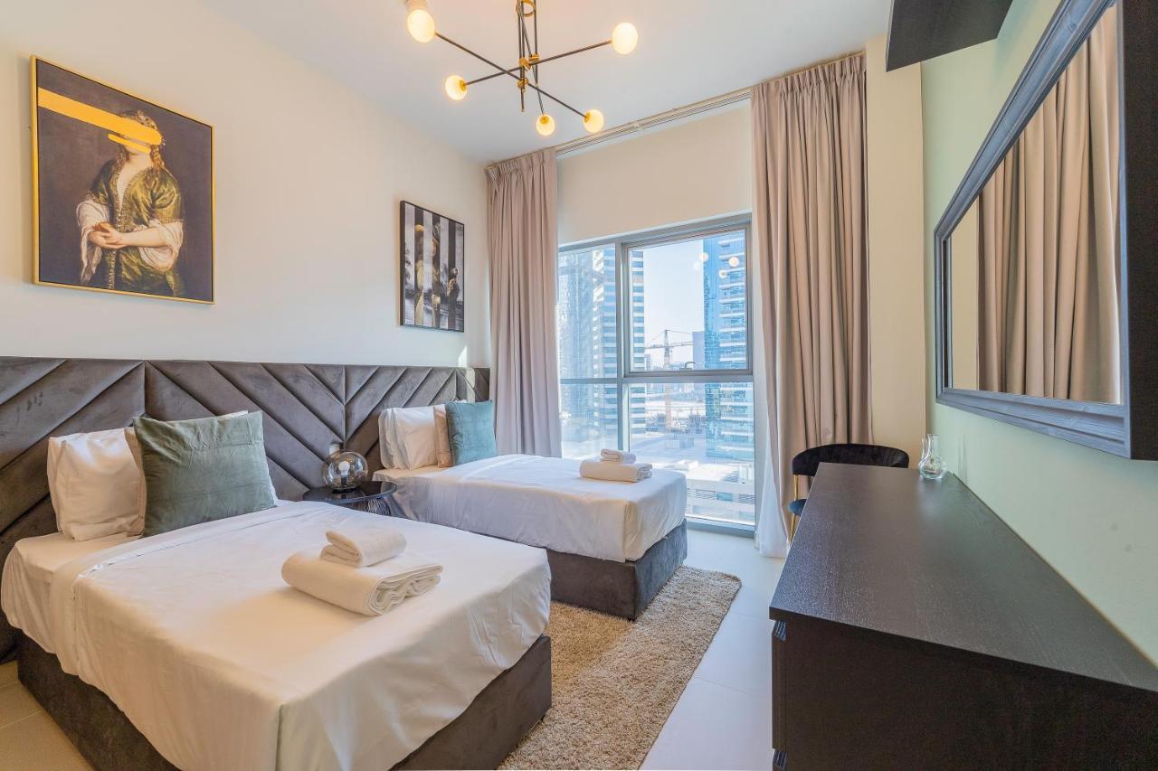 Nouveau Art Deco 3br With Burj & Canal Views