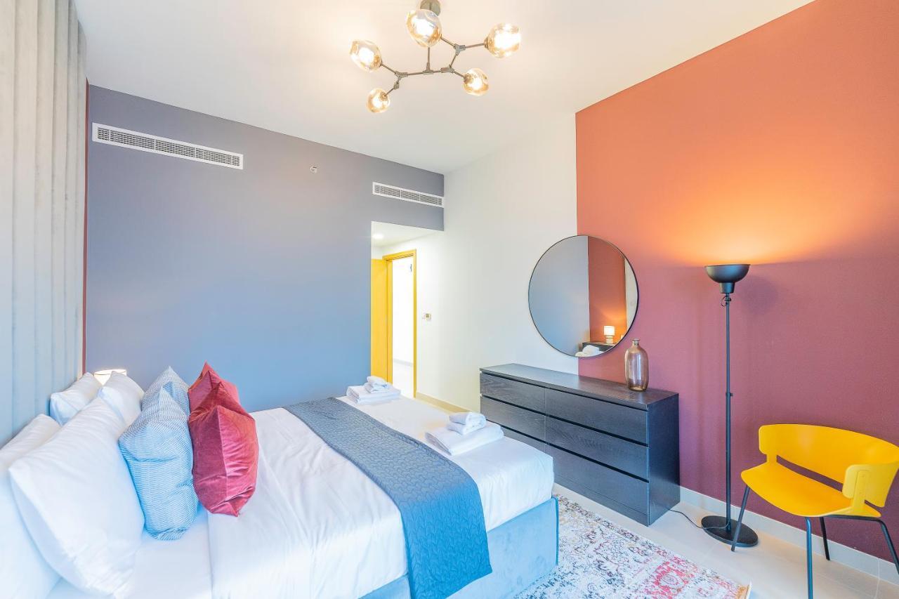 Spacious Art Deco With Burj & Canal Views * Dubai