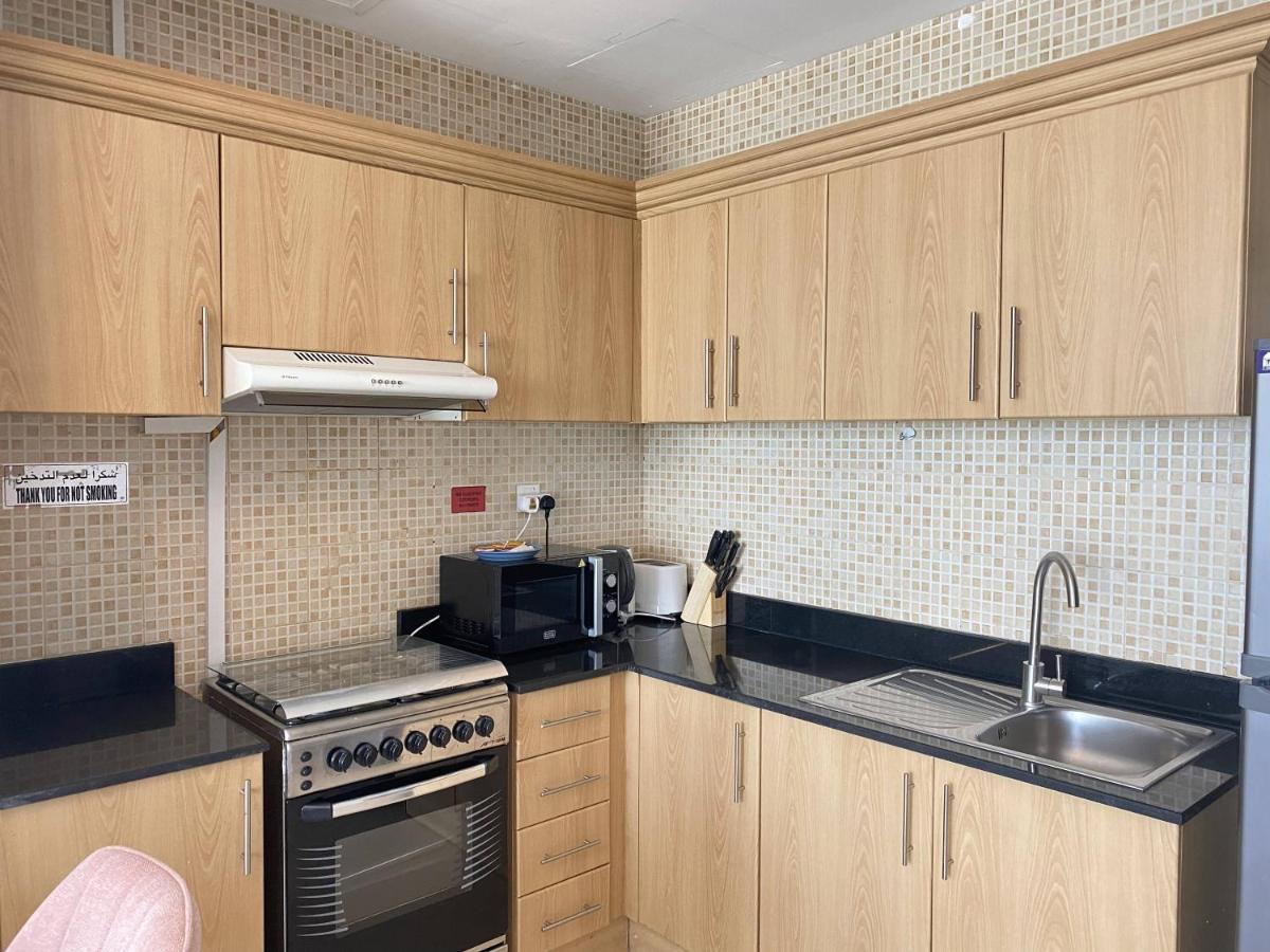 Lux Bnb I Mayfair Tower I Sky Line Views Apartment Dubai