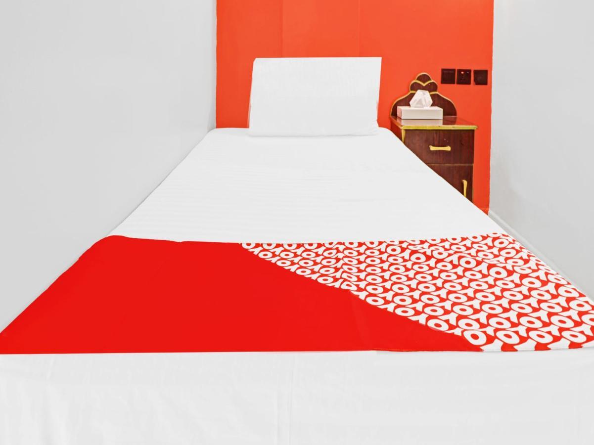Hotel Oyo 794 Great Country 2*