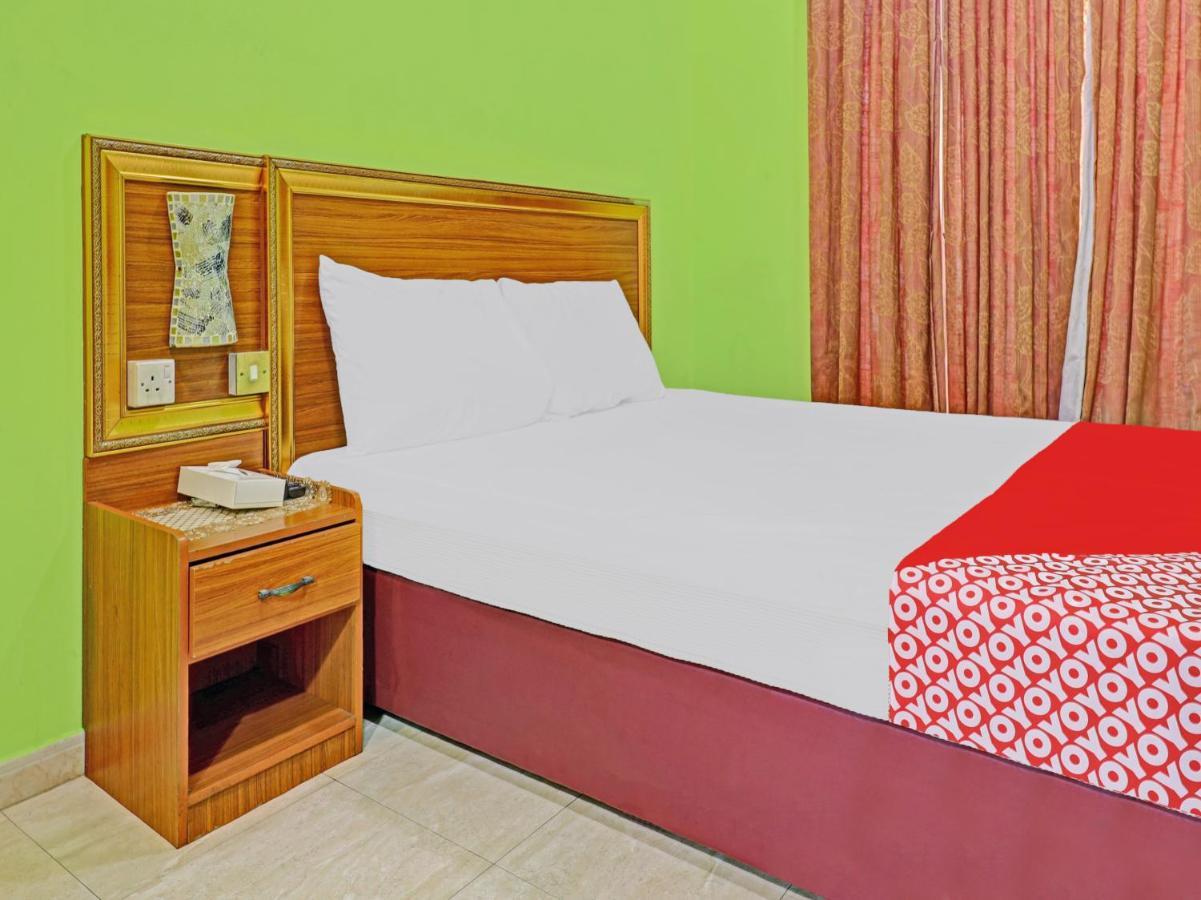 Oyo 797 Relax Hotel 2*