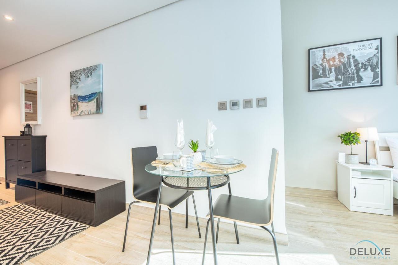 Apartment Airy In One Marina By Deluxe Homes Dubai