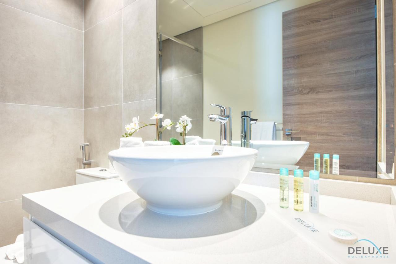Airy In One Marina By Deluxe Homes Apartment