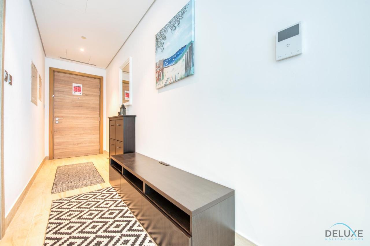 Airy In One Marina By Deluxe Homes Apartment