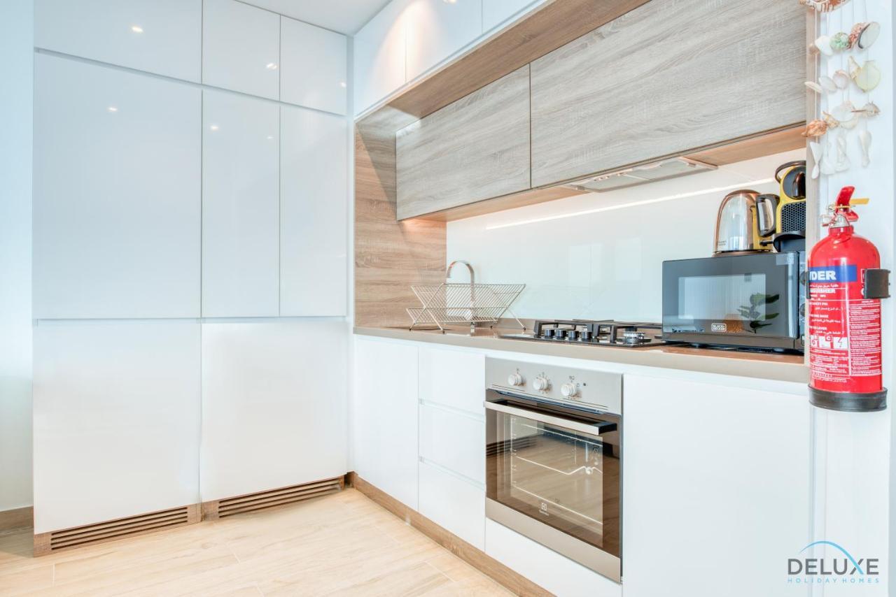 Apartment Airy In One Marina By Deluxe Homes