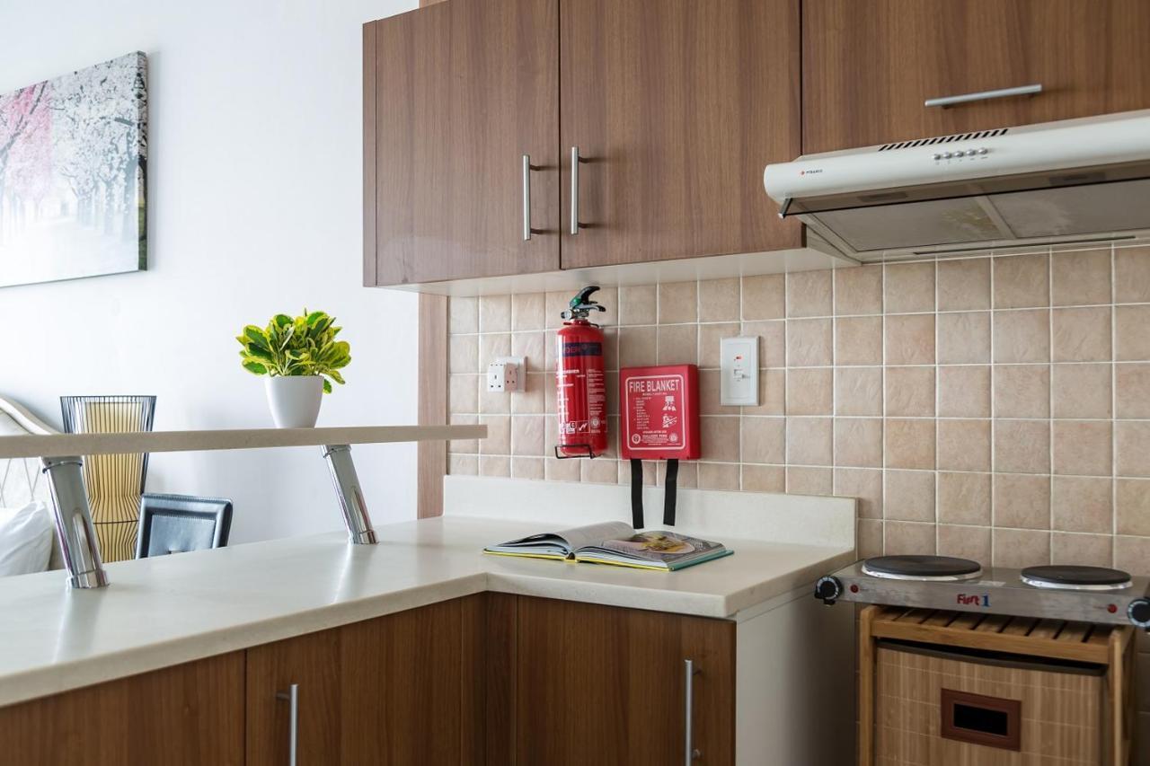 Higuests - Stylish Near Harbor Dubai