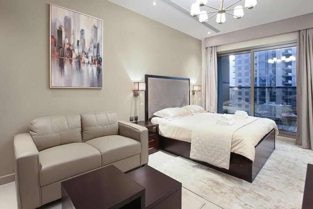 Amazing Studio In Downtown With Burj Khalifa View *
