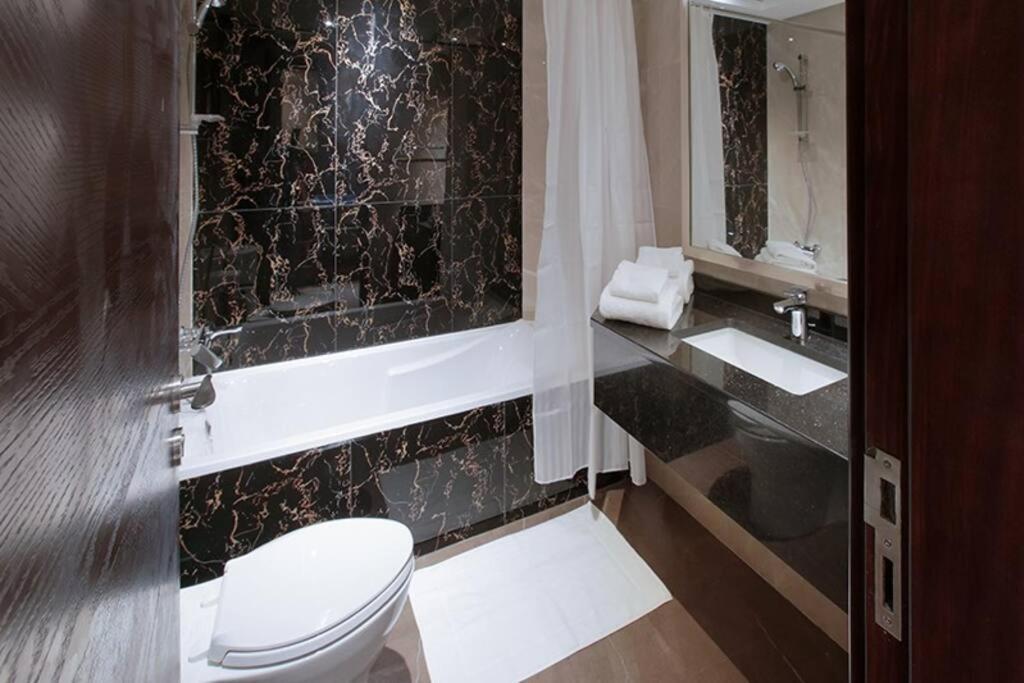 Amazing Studio In Downtown With Burj Khalifa View * Dubai