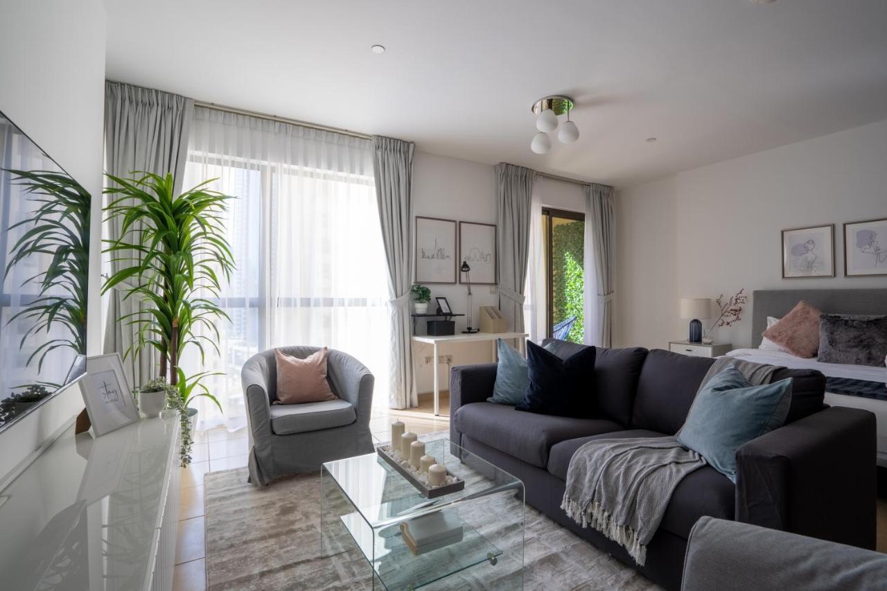 Apartment Higuests - Charming Studio With Balcony, Minutes To The Dubai
