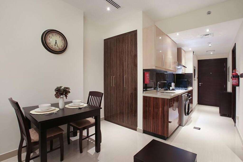 Amazing Studio In Downtown With Burj Khalifa View Apartment Dubai