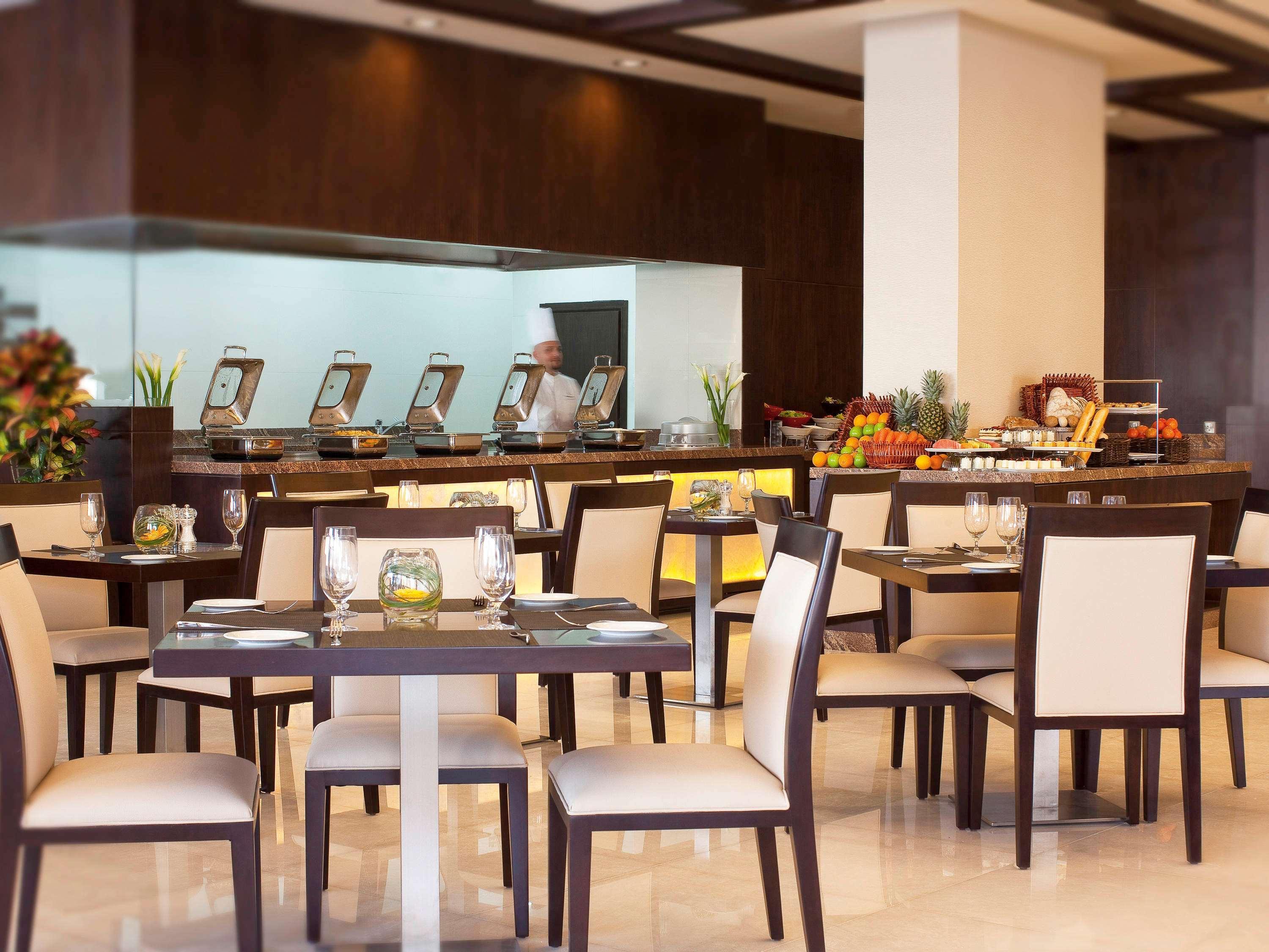 Aparthotel Moevenpick Al Mamzar 5*