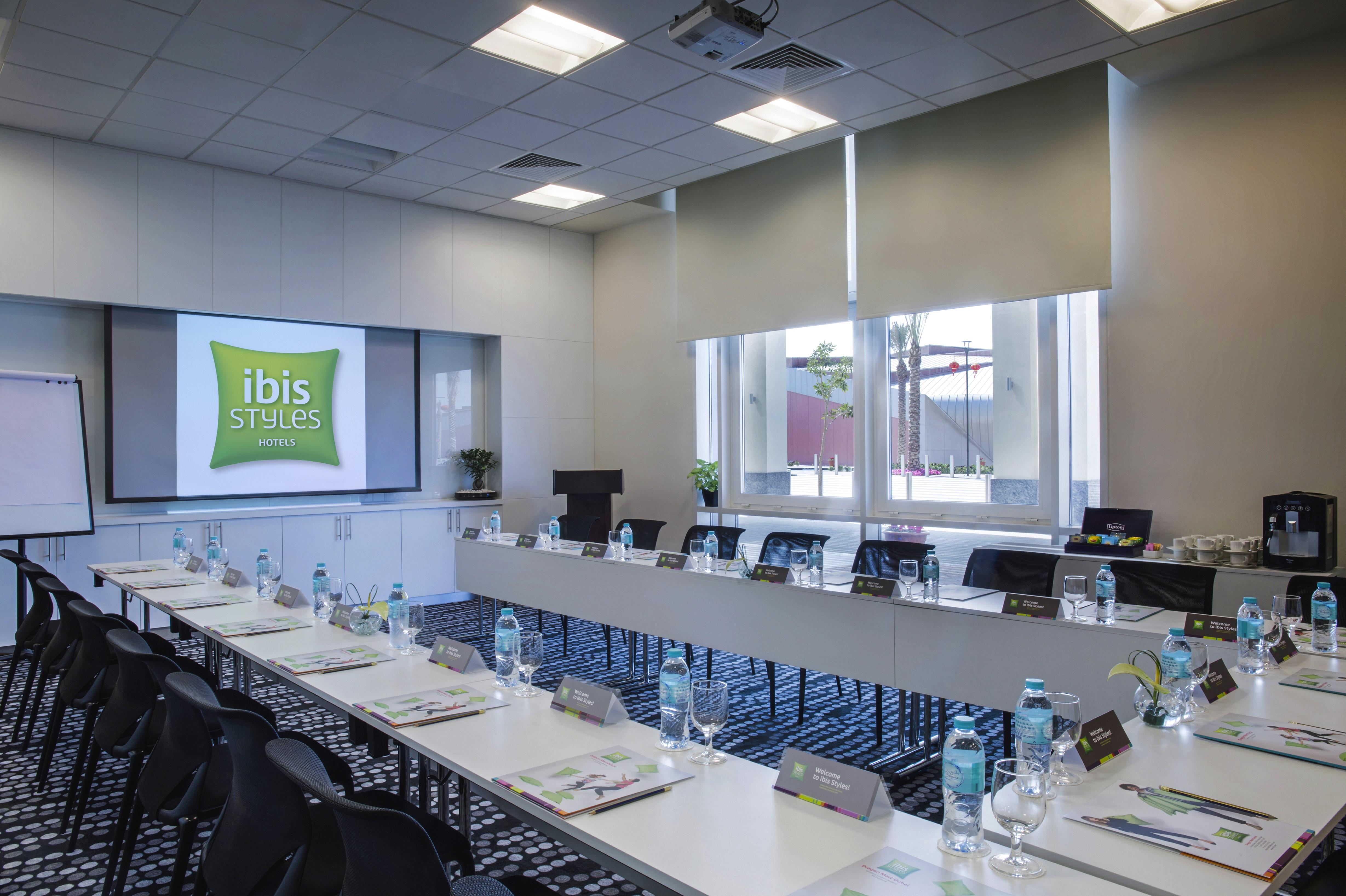 Hotel Ibis Styles Dragon Mart 3*
