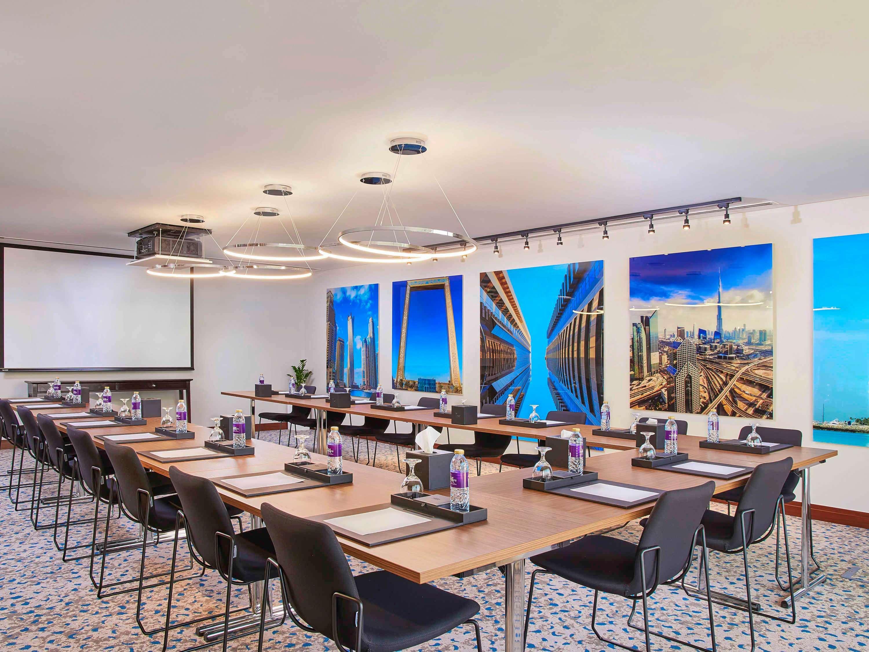 Mercure Barsha Heights Aparthotel 4*