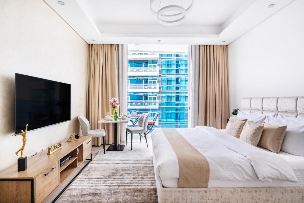 The Smart Concierge - Waves By Kasco Daire Dubai