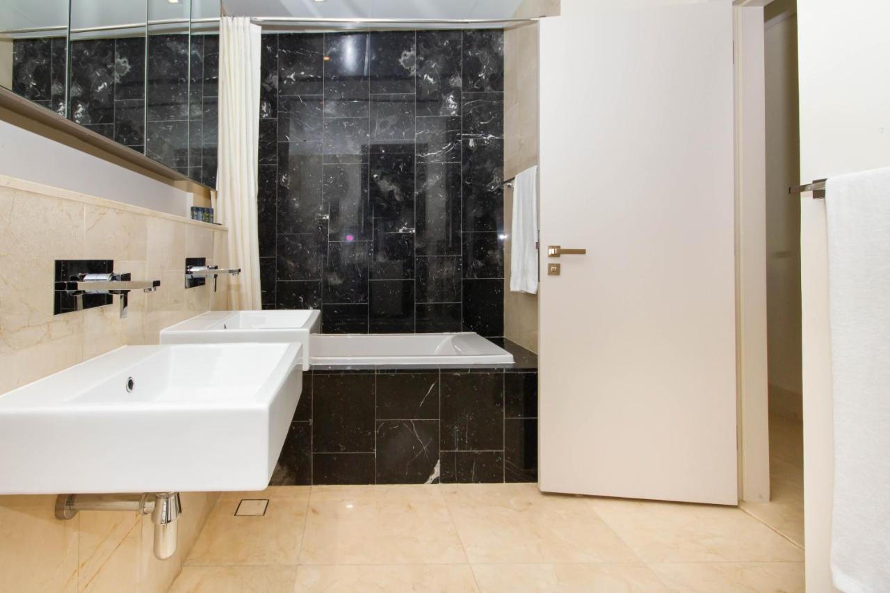 Bespoke Homes - Palm Jumeirah- 2 Bedroom Sea View With Pool & Access, The 8 *
