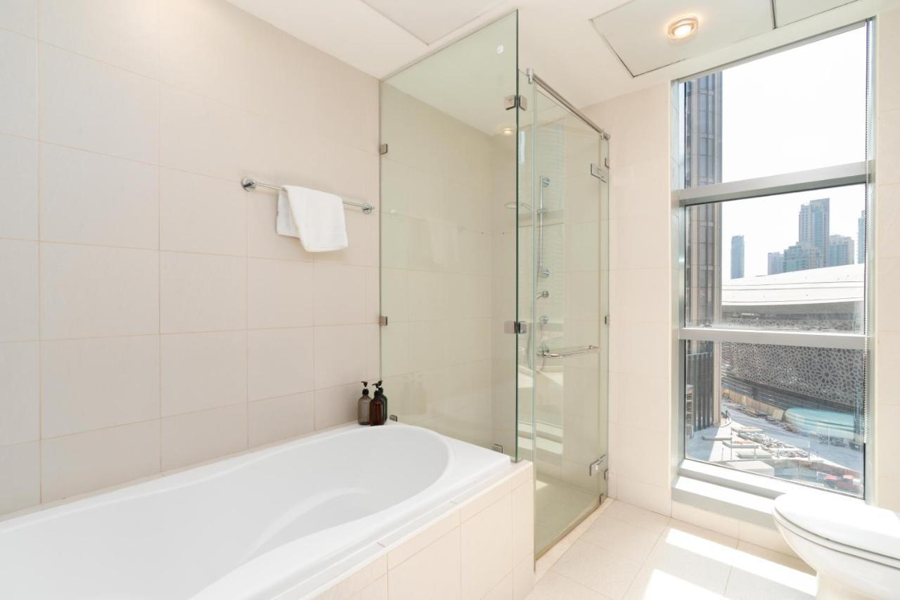 Ultimate / 4 Beds / Full Opera View / Mall & Burj Khalifa - 5 Min Walk Apartamento *
