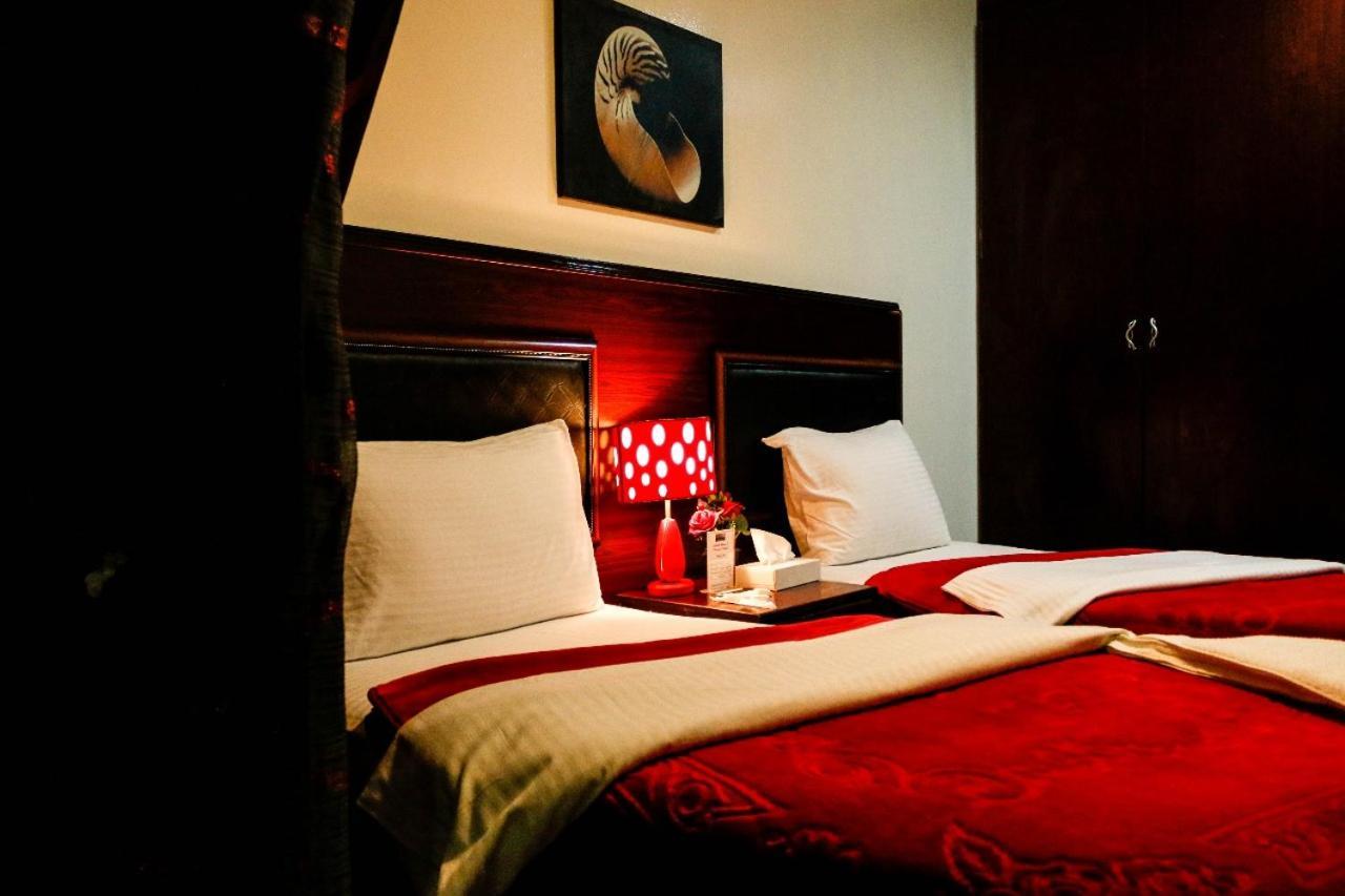 Otel Karoon *