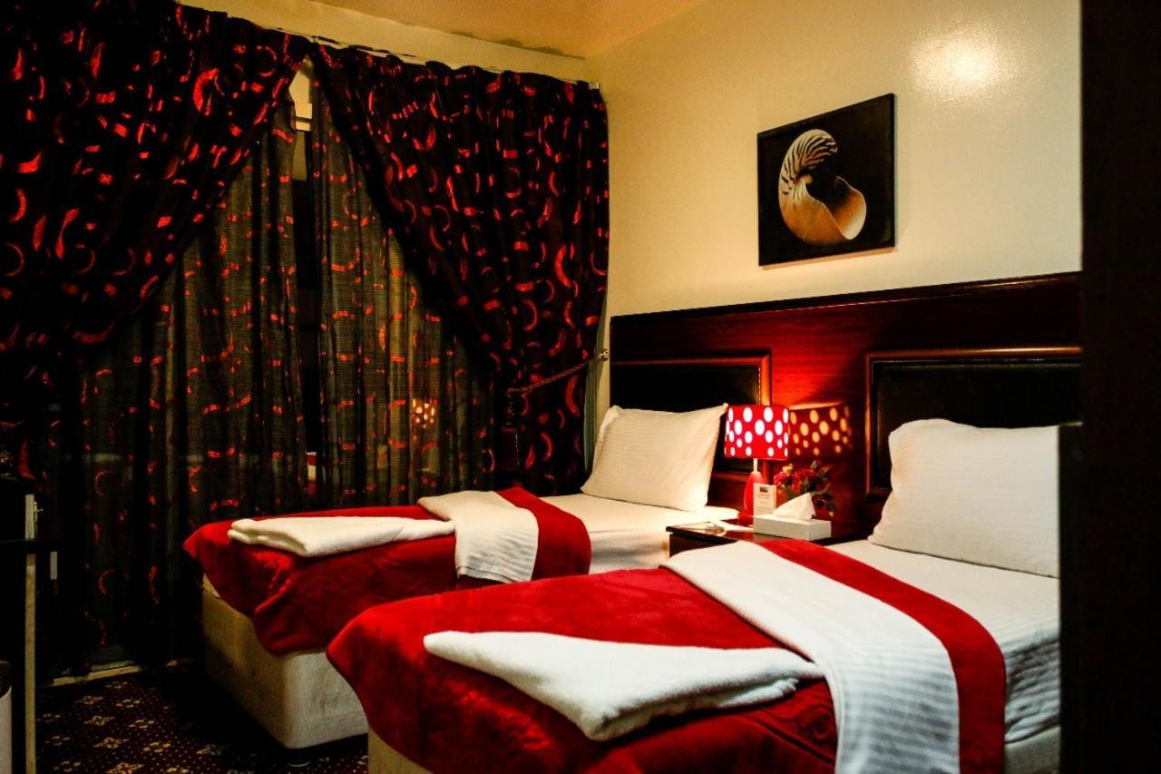 Otel Karoon *
