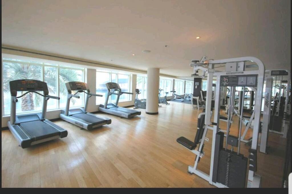 Marina 1 Bedroom Apt. Walking Distance Jbr. Apartment
