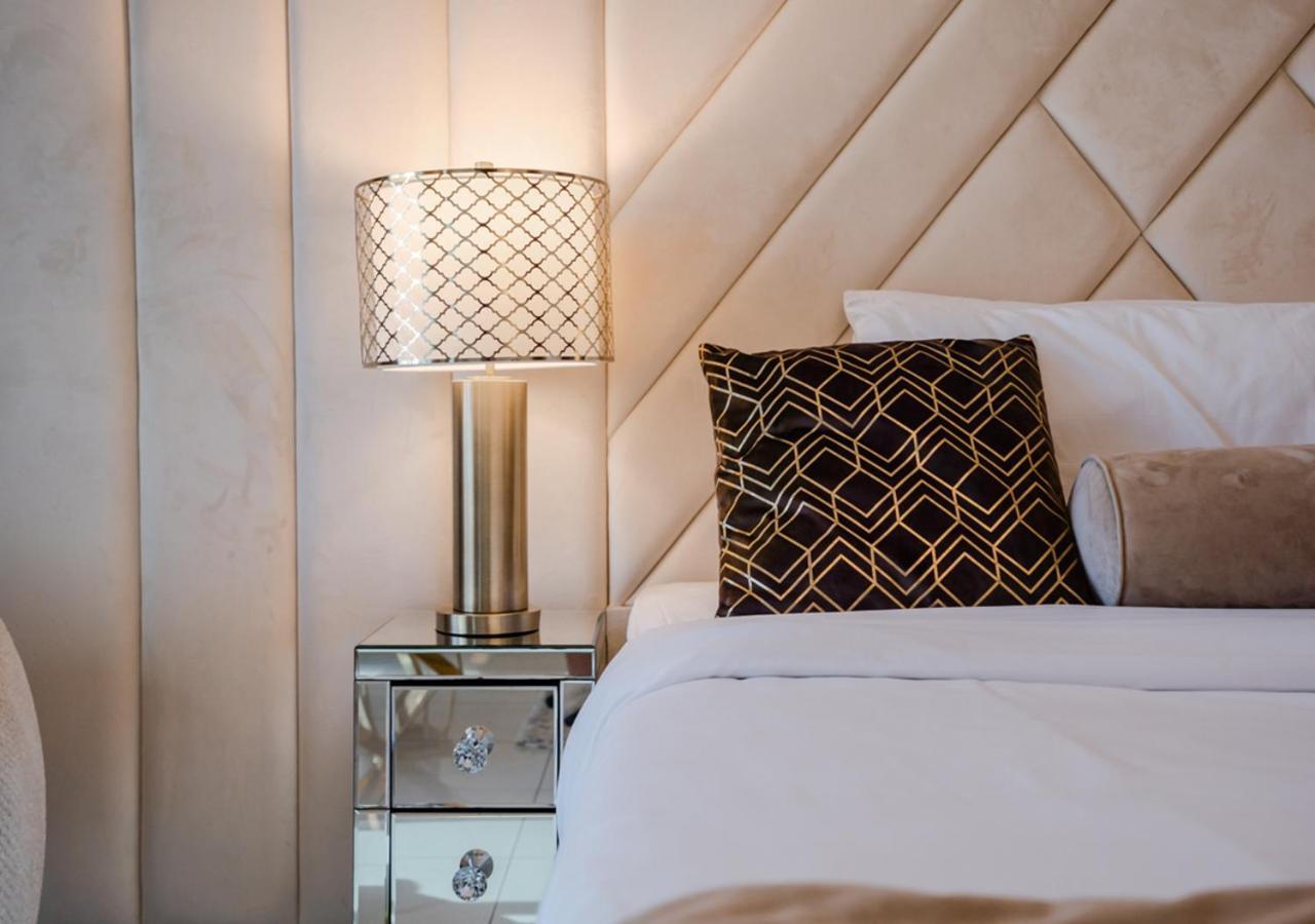 Nasma Luxury Stays - Standpoint Tower A Apartment *