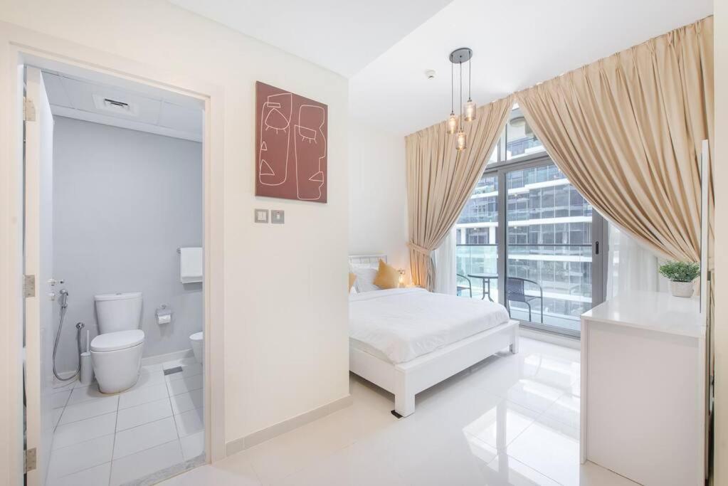 Lovely 1bedroom Damac Hills Surrounded By Daire *