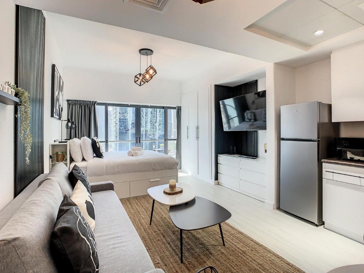 Luxury Modern In Jlt With Amazing View & Rooftop Pool - Sleeps 3 Apartment