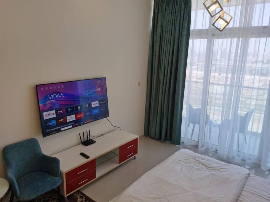 Gharfar 31715 Serene Teal Theme-high Floor-pool Apartment